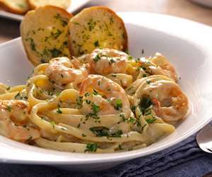 Shrimp Alfredo with Garlic Bread